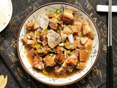 伊赫塔拉 內(nèi)蒙古清真熟食 紅燜羊肉200g 內(nèi)蒙古草原特產(chǎn)美食 熟食鹵肉開袋即食羊肉